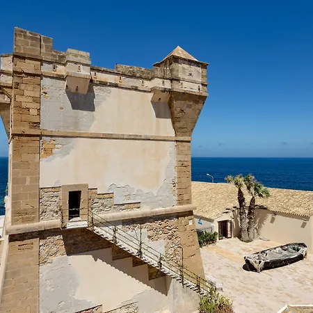 Hotel La Tonnara Di Bonagia 4*