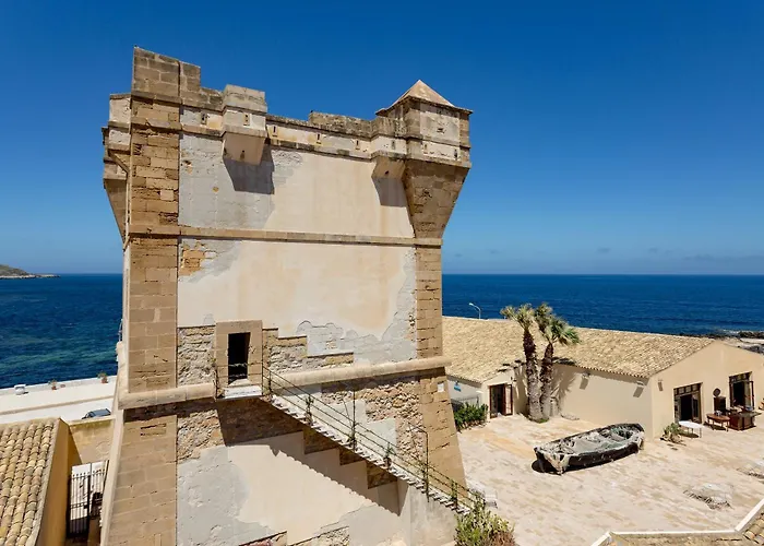 Hotel Phi La Tonnara Di Bonagia 4*