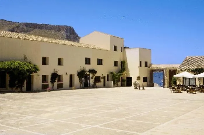 Phi La Tonnara Di Bonagia Hotel 4*