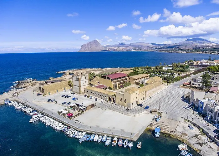 Hotel Phi La Tonnara Di Bonagia 4*