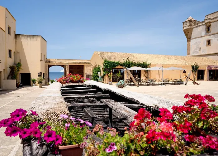 Phi La Tonnara Di Bonagia Hotel 4*