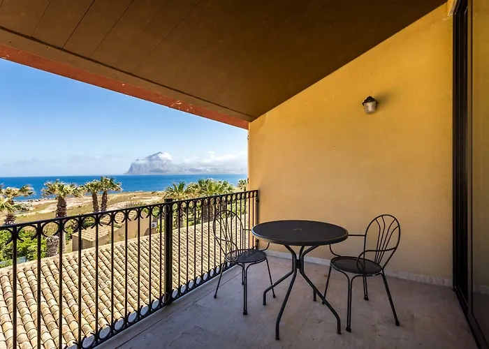 Phi La Tonnara Di Bonagia Hotel 4*